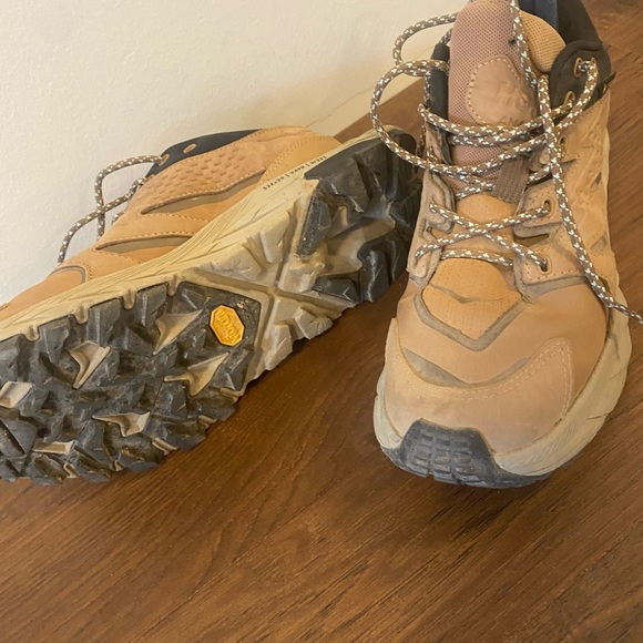 Almost new Hoka hiking boot -low top - Picture 2 of 4